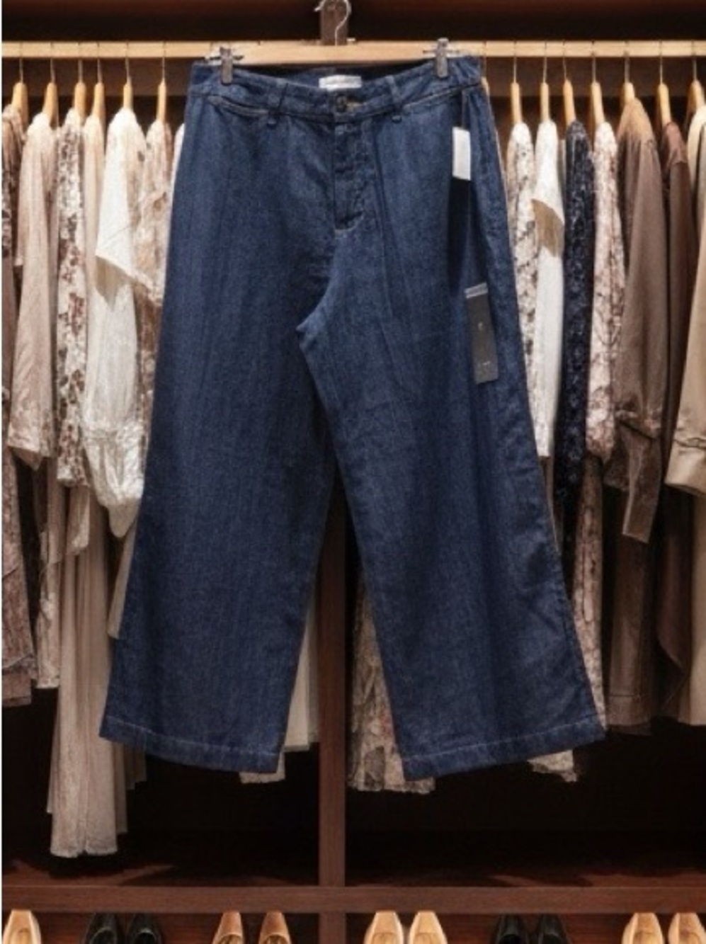 Liz Claiborne sophisticated wide Leg crop, Dark Blue Jeans transitional style ❤️